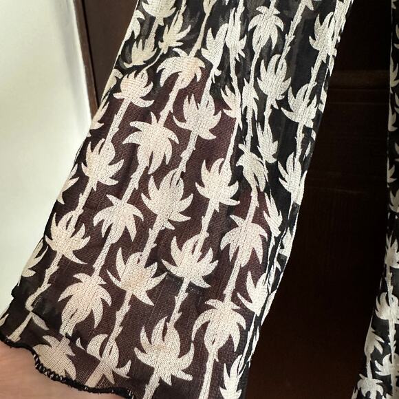 DIANE von FURSTENBERG | Maternity Stretch Silk Wrap Front Top | Size Small - Picture 2 of 4